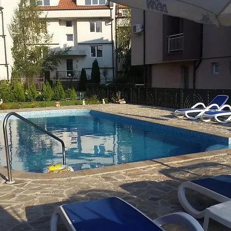 Апартамент димитров *